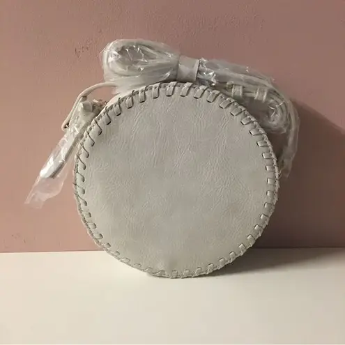 Francesca’s Collections Light Gray Faux Leather Circle Crossbody Bag NWT