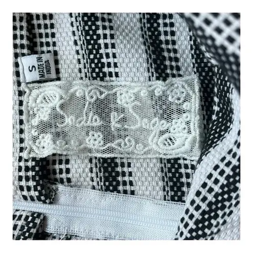 Sadie & Sage Black White Striped Wrap Skort Shorts Women Size Small Black