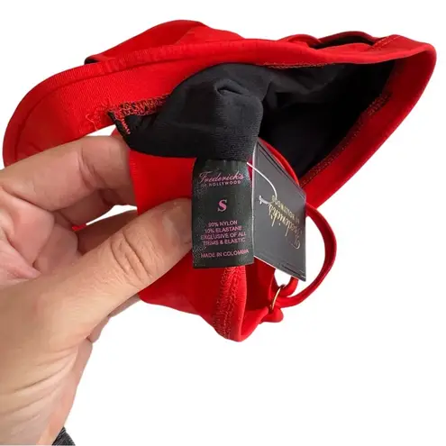 Frederick's of Hollywood Geranium Fiery Red Sunset Strap Bikini Top Small NWT