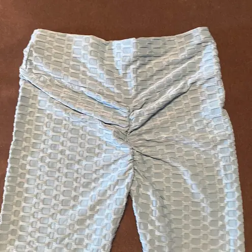 Women’s Leggings/High Waisted Yoga Pants Textured Blue Fabric Size L NEW Blue Size L