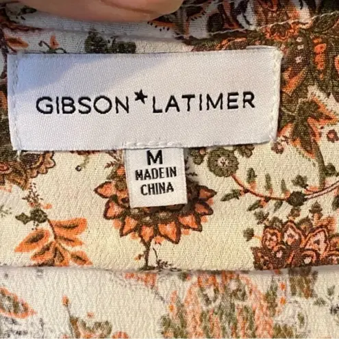 Gibson Latimer Gibson & Latimer paisley print ballon sleeve knee length dress. V-neck.