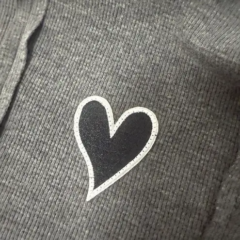 The GREii Top Womens Medium Gray Waffle Knit Heart Embroidered Thermal Lounge