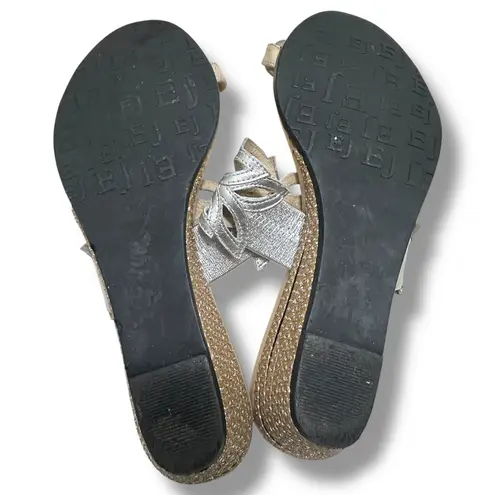 Eric Javits New York Silver Floral Toe Ring Wedge Sandals Women's 9.5 M Resort Tan