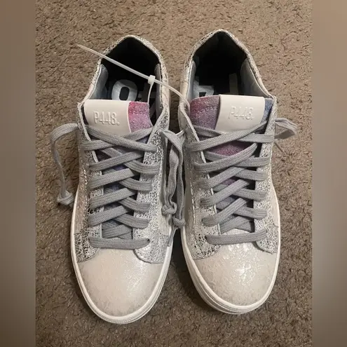 P448 NWOT Vintage Thea Low-Top White & Silver Metallic Paint Crackle Sneakers