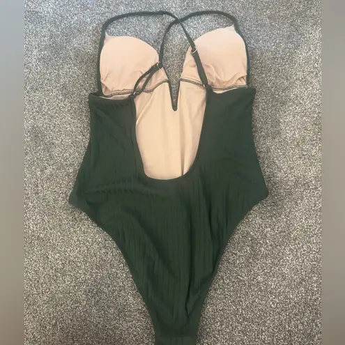 Cupshe Women’s Shade & Shore dark green plunge front v-wire one piece swimsuit Large