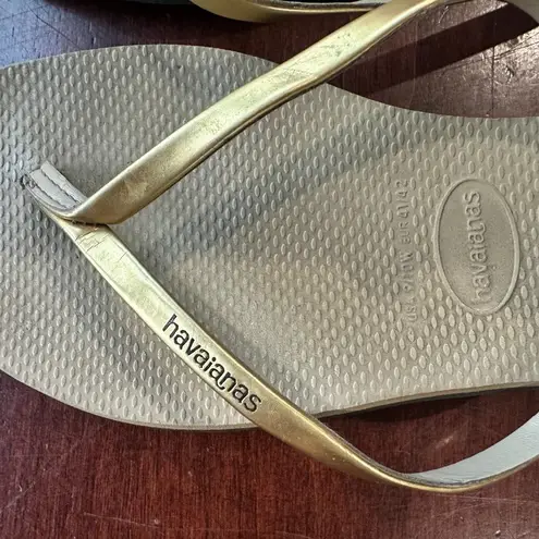 Havaianas Metallic Gold and tan Flip FLops Thongs Flats Size 9/10W