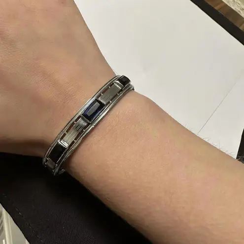 Pacific&Co Vintage Signed NuWite R&G . Art Deco Hinged Bangle Bracelet Safety Chain Blue