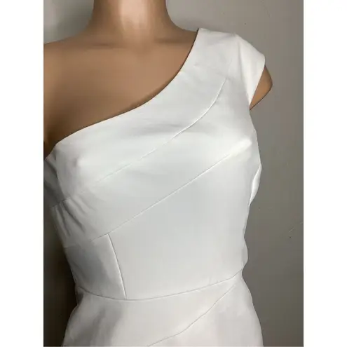 BCBGMAXAZRIA New.  white One-Shoulder Cocktail Dress. 8.