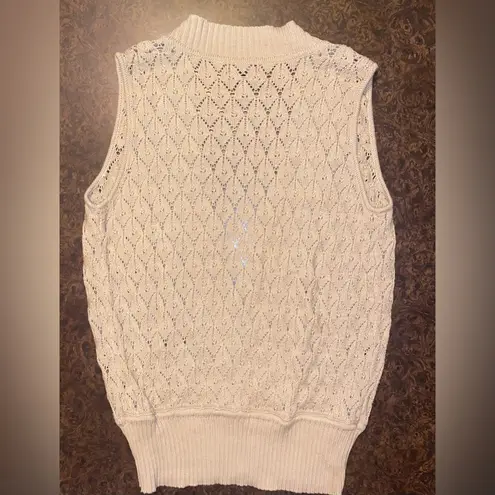 a.n.a . Knit V-neck Vest - size medium