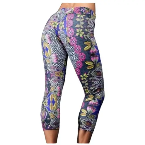 Onzie Pants Womens Medium Large Multicolored Koh Tao Floral Cropped Leggings Gym