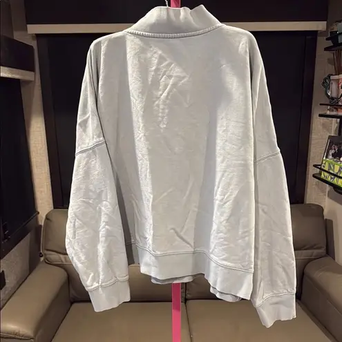 Able Light Gray Quarter