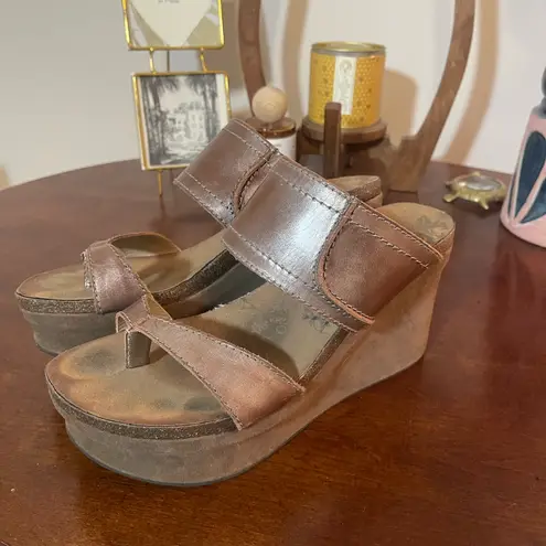 OTBT Women's Brookfield Metallic Leather Wedge Sandals Bohemian Casual 8.5