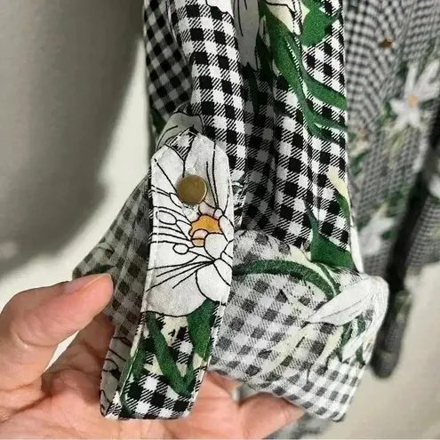 Solitaire BY RAVI KHOSLA Floral Plaid Top | size large