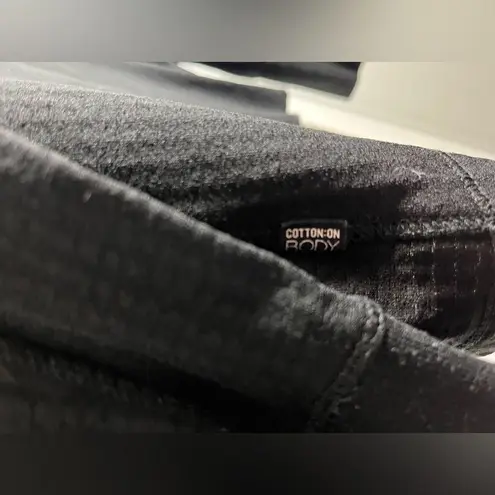 Cotton On  Body Waffle Print Long Sleeve Pullover Crewneck Stretch Shirt Sz M EUC