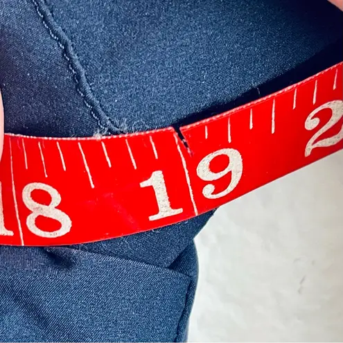 Toad & Co Aeriem Jacket Cozy and Cute navy blue long sleeves hand warmer pocket