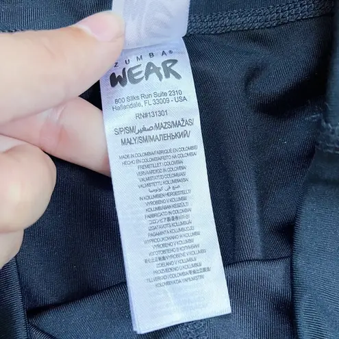 Zumba • All Night Metallic Capri Leggings cropped gold foil medallion print