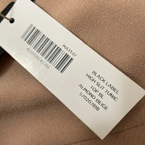 Chico's Chico’s BLACK LABEL HIGH SLIT TUNIC
TOP size 2/12/Large
ALMOND BEIGE