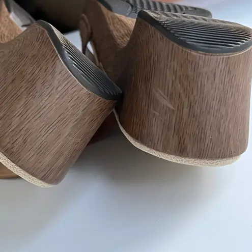 Dansko Sophie Sandals 9.5 Wedge Leather Clogs 40 Iridescent Neutral Boho Wedges