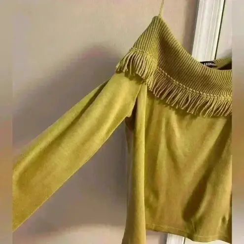 Nina Leonard Nina‎ Leonard QVC top off shoulder fringed knit long sleeves Medium NWT