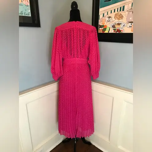 Hot pink pleated batwing midi dress in chevron dobby sz 4