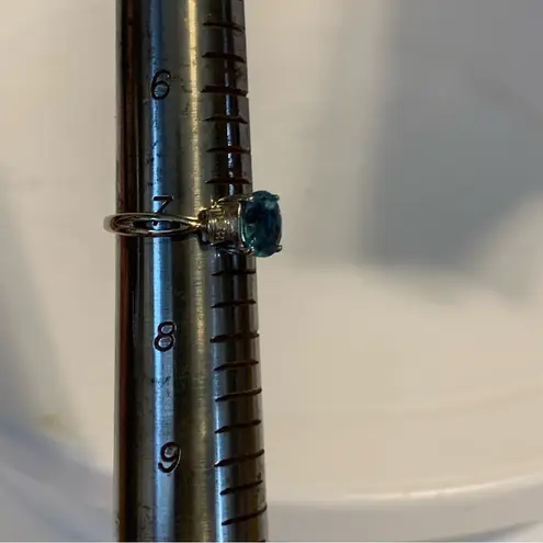 10K SOLID WHITE GOLD BLUE TOPAZ & DIAMOND RING (7.25)