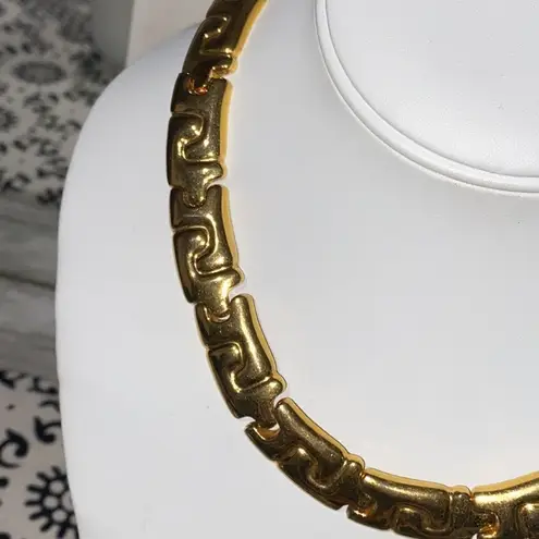 Vintage Gold Tone Egyptian Puzzle Links Costume Jewelry Choker Necklace Gold