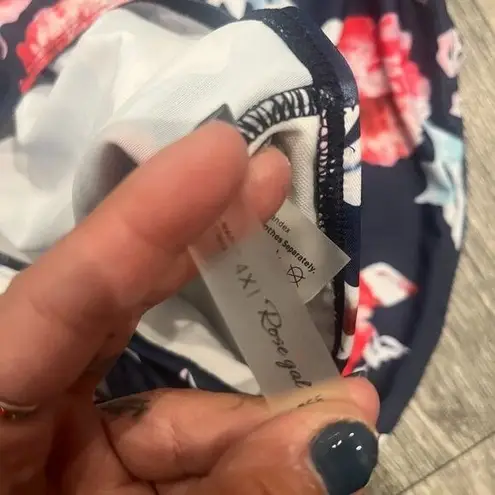 Navy Blue Floral Womens Bathing Suit Top is 4XL Bottom is 22W Skirt Tankini Size 4X