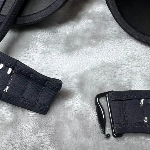 Victoria's Secret  The Fabulous Crochet Trim Bikini Top Bra 32B Black Swimwear