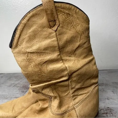 Zodiac Vintage  tan leather slouch western cowboy cowgirl boots 6.5 made in USA