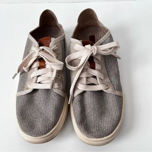 Olukai Pehuea Li in Tapa. Womens Size 8. Tan