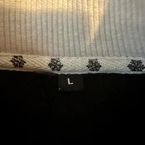 Black crewneck grandma sweater with red cardinals and snowflakes Size L