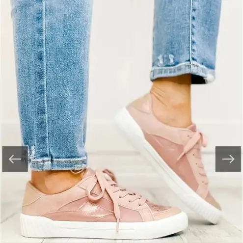 Blowfish Malibu Sneakers NWOT Willa Low Top Pink Orbital Withered Rose Sz 8