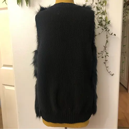 Sebby Collection Black Faux Fur Sweater Vest; Size Large