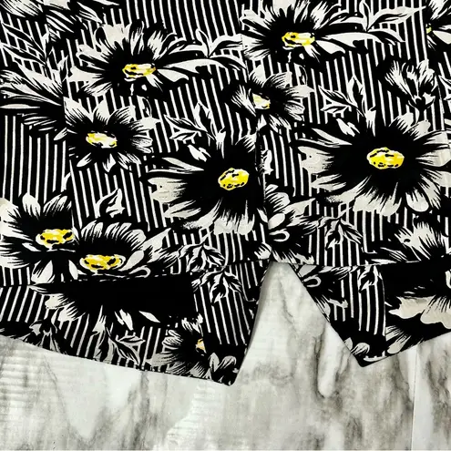 Julie Francis Vtg Black White Daisy Silk Women Sz 8 Short Sleeve Fitted Jacket