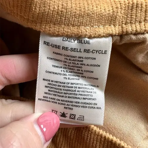 NWT Daily Blue Women's Boost Classic Jean Corduroy Size 27 Brown Straight Leg