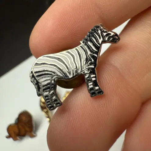 Lion Zebra Giraffe Tack Lapel Pin Lot Of 4 Safari Animals