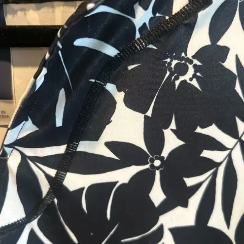 Swimsuits For All Black and White Floral Women's swim cover/dress sz 10