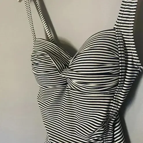 NIPTUCK SWIM Joanne One