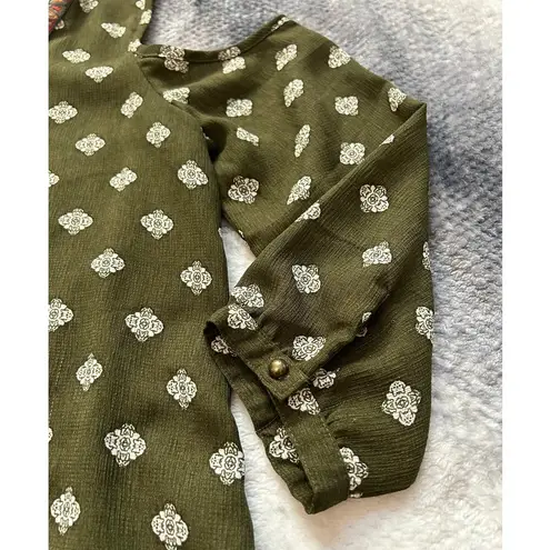 Sweet Wanderer Green Cold Shoulder Floral Embroidered Trim Blouse Size Medium