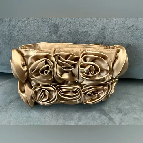 Pretty satin clutchπππ Gold