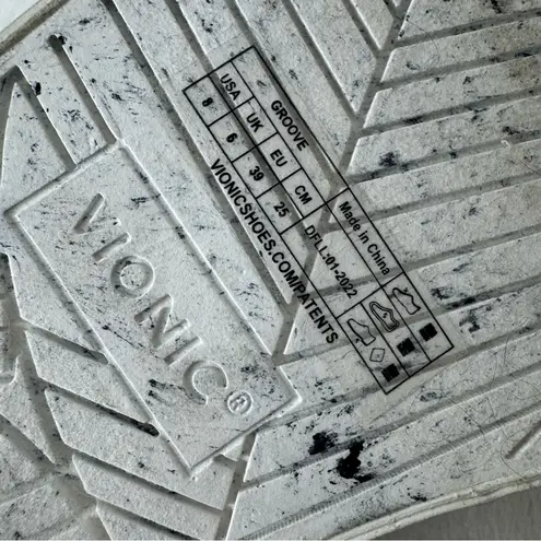 Vionic Groove Black Slip-On Sneaker 8