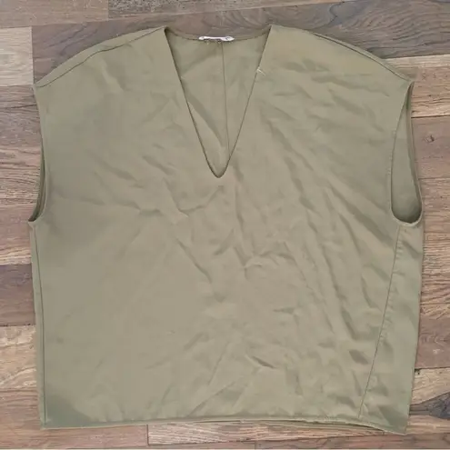 Everlane  Japanese Go weave V Neck Tee Short Sleeve Olive Green top Size 16