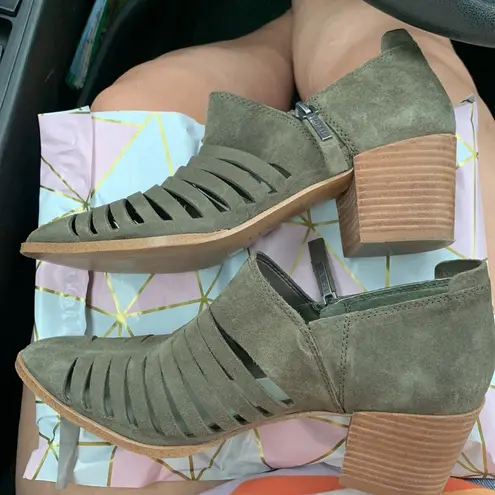 1. State  Arnet Green Suede Leather Bootie *REPHOTOGRAPH*