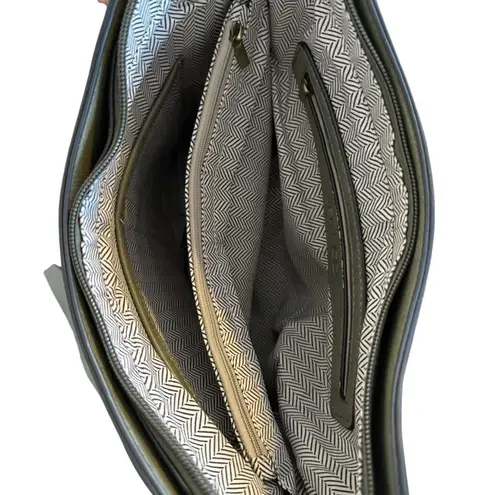 Jen & Co Nina Vegan Crossbody Purse in Olive Green