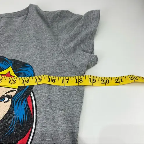 DC Comics Wonder Woman Ladies Gray T-Shirt Size M