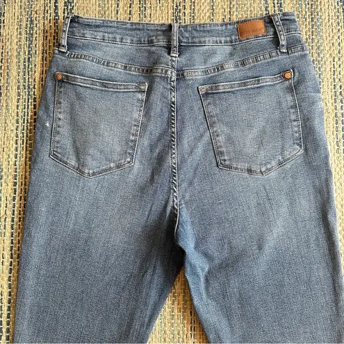 Judy Blue High Rise Embroidered Pocket Relaxed Fit Raw Hem Jeans 15 / 32 JB88259