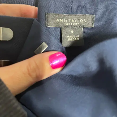 NWT Ann Taylor Navy Blue Signature Crop Pant size 6