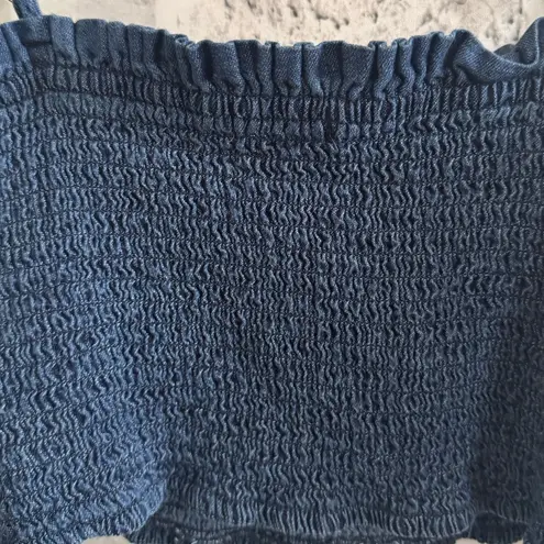 Abercrombie & Fitch  Jean colored smocked crop top Size Large - Image 3