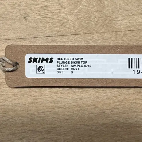 SKIMS NWT  Plunge Bikini Top in Onyx Sz S