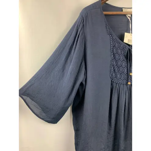 Carolyn Taylor Women’s Blue 3/4 Bell Sleeve Notch Neck with Lace Yoke Size 2X